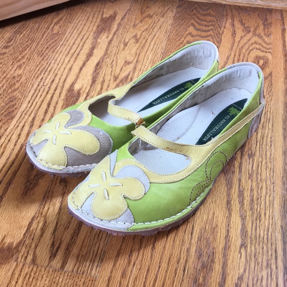 El Naturalista Shoes - El Naturalista shoes NWOT